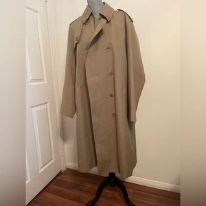 Vintage Misty Harbor Classic Tan Trench Coat. Size XL